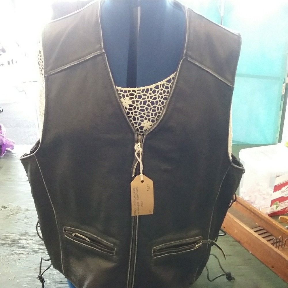 Mens leather Milwaukee motorcycle vest